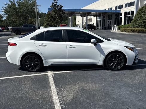 Used 2024 Toyota Corolla SE FWD image 3