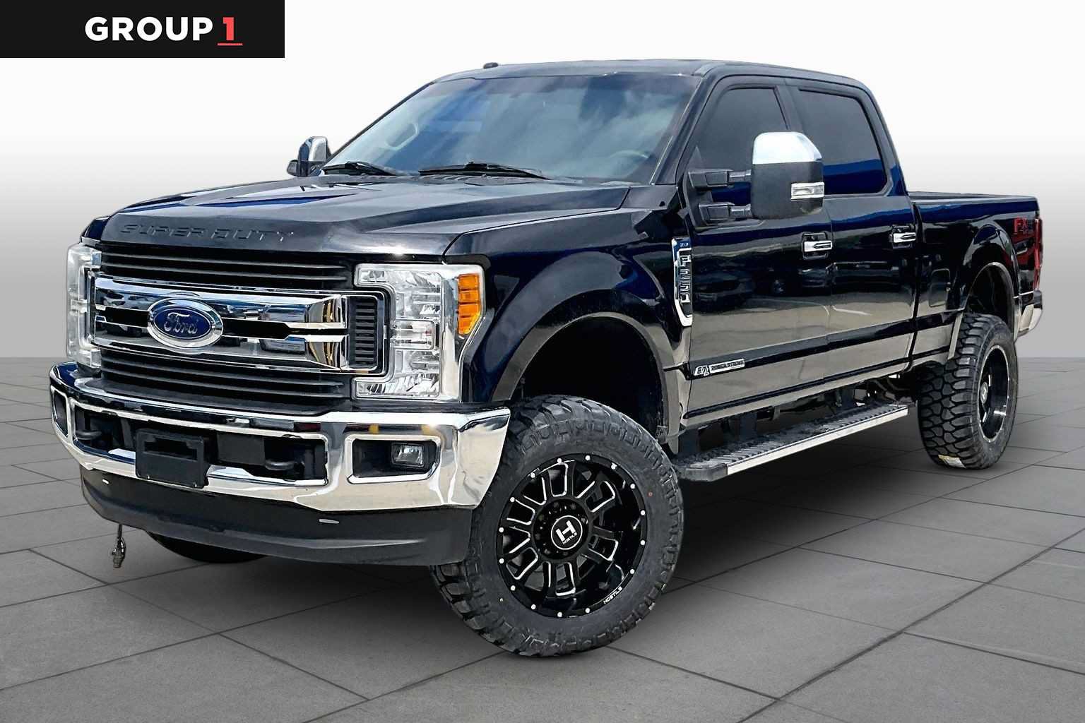 Used 2017 Ford F250 XLT w/ XLT Premium Package AWD/4WD image 1
