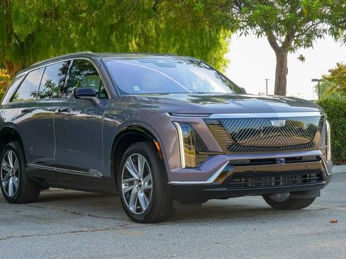 Used 2026 Cadillac Vistiq Luxury AWD/4WD image 5