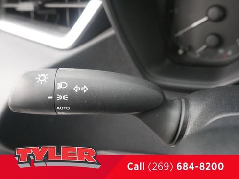 Used 2023 Toyota Corolla LE w/ LE Convenience Package FWD image 23