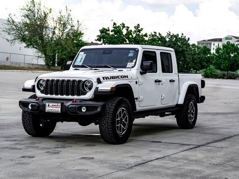 New 2025 Jeep Gladiator Rubicon w/ Convenience Group image 6