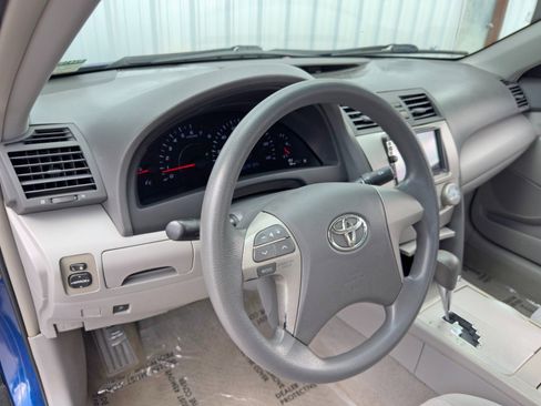 Used 2010 Toyota Camry image 12