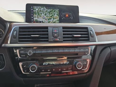 Used 2018 BMW 330i xDrive Sedan w/ Convenience Package image 10