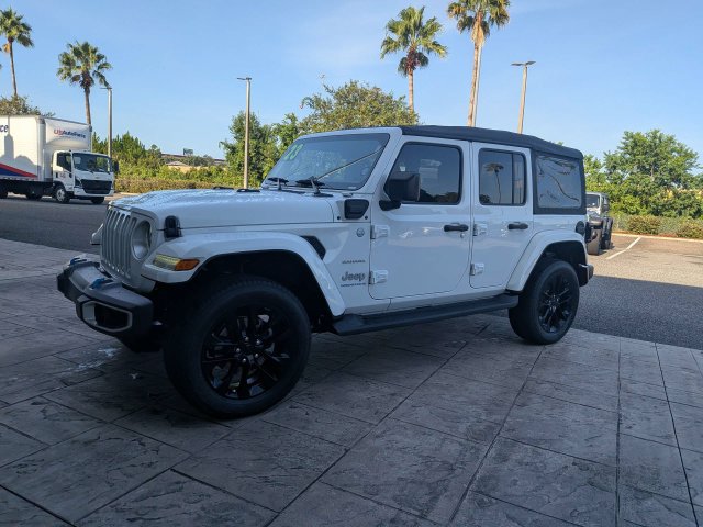 Used 2023 Jeep Wrangler Unlimited Sahara AWD/4WD image 8
