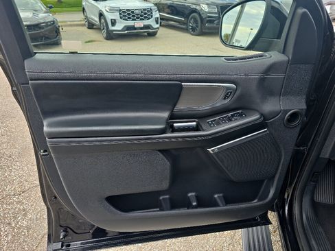 Used 2025 Ford Expedition Max Platinum AWD/4WD image 13