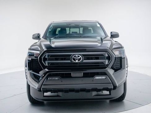 Used 2025 Toyota Tacoma SR5 AWD/4WD image 11