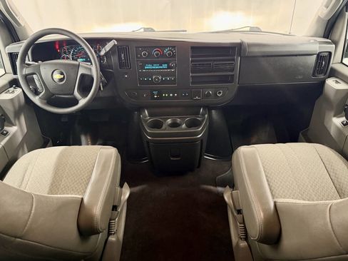 Used 2019 Chevrolet Express 3500 LT w/ LT Preferred Equipment Group image 14