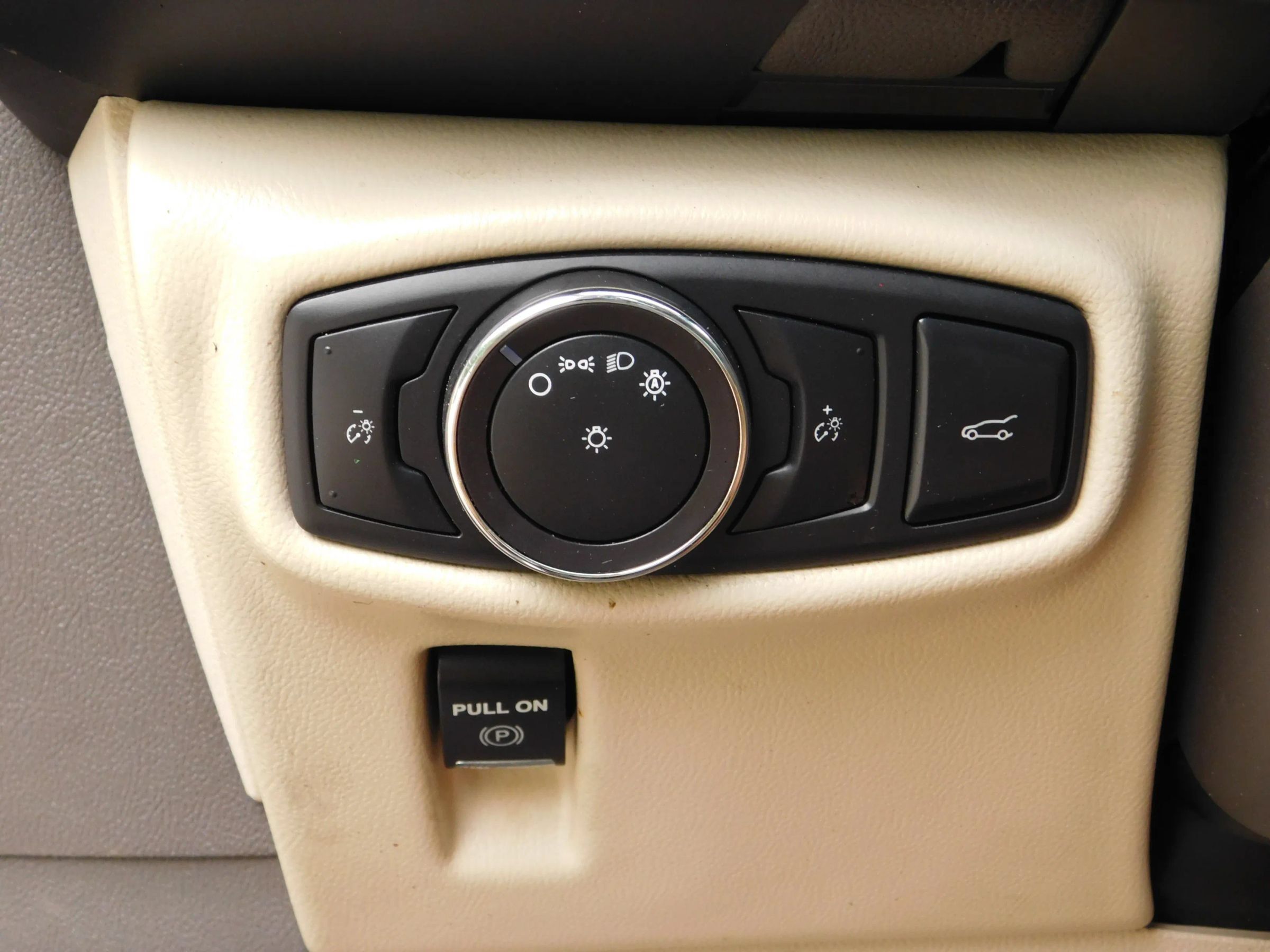Used 2017 Lincoln MKX Reserve w/ Lincoln MKX Climate Package FWD image 26