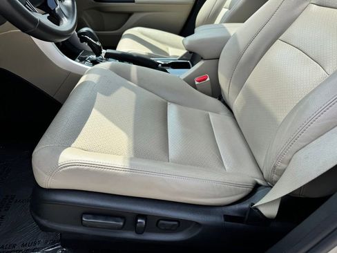 Used 2017 Honda Accord EX-L image 12