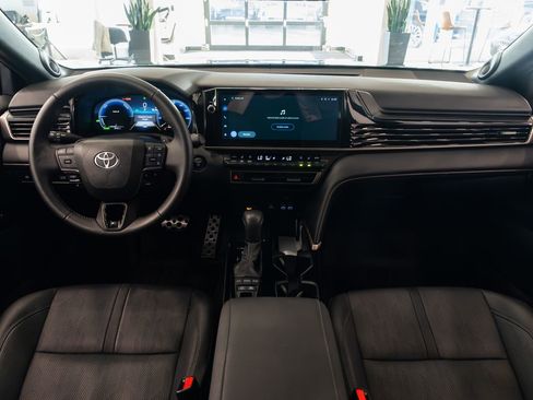 Used 2025 Toyota Camry XSE w/ Premium Package AWD/4WD image 7