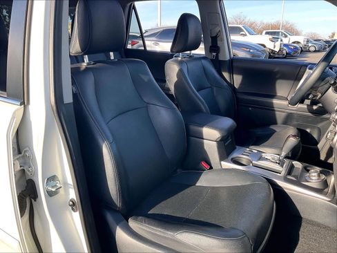 Used 2020 Toyota 4Runner Limited image 9
