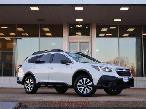 Used 2021 Subaru Outback image 1