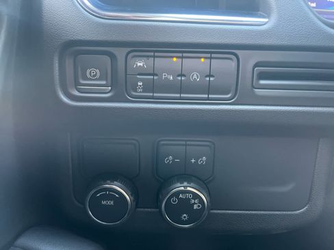 Used 2024 Chevrolet Tahoe LT image 33