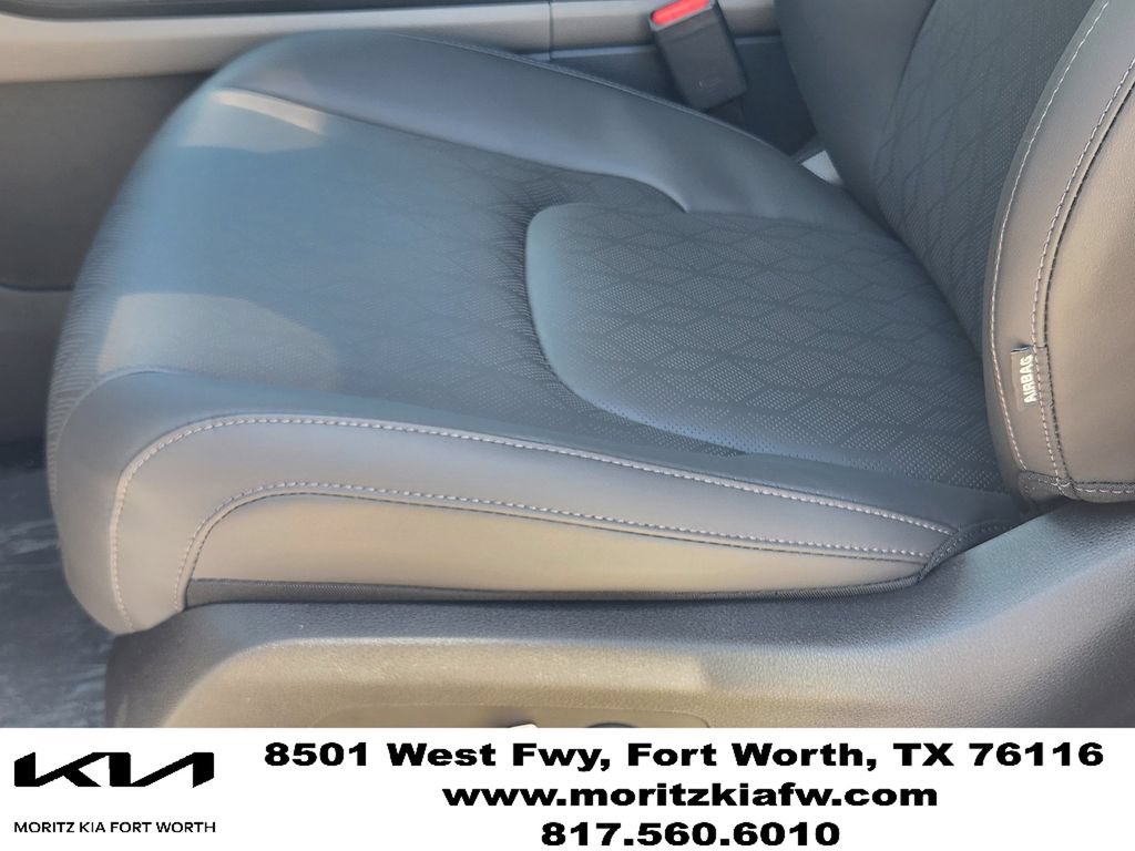 New 2026 Kia Carnival EX FWD image 17