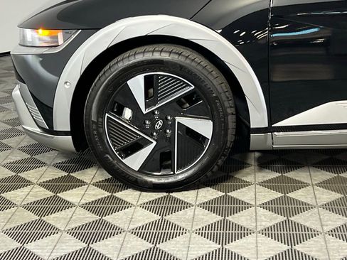 Used 2025 Hyundai Ioniq 5 Limited image 13