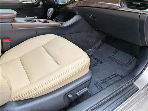 Used 2014 Toyota Avalon XLE Touring image 16