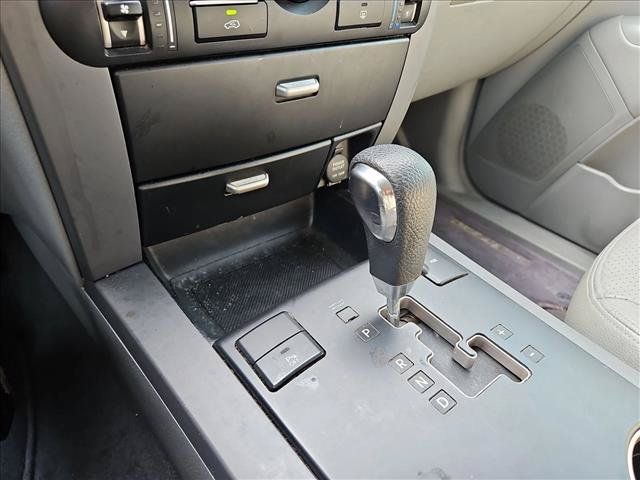 Used 2009 Kia Borrego LX w/ Convenience Pkg RWD image 11