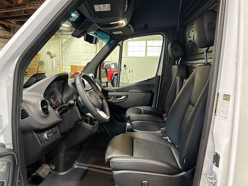 Used 2026 Mercedes-Benz Sprinter 2500 image 24