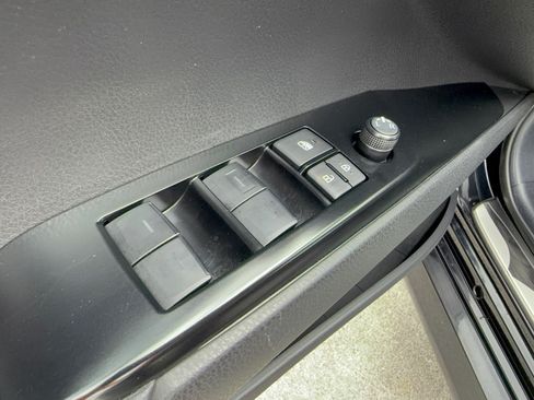 Used 2025 Toyota Camry XLE FWD image 15