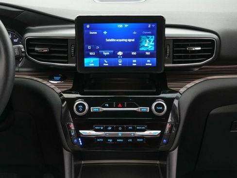 Certified 2024 Ford Explorer Limited w/ Equipment Group 301A AWD/4WD image 15