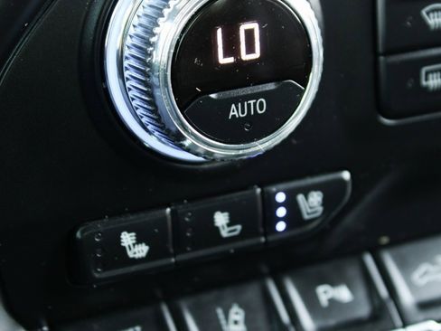 Used 2020 GMC Sierra 2500 AT4 image 33