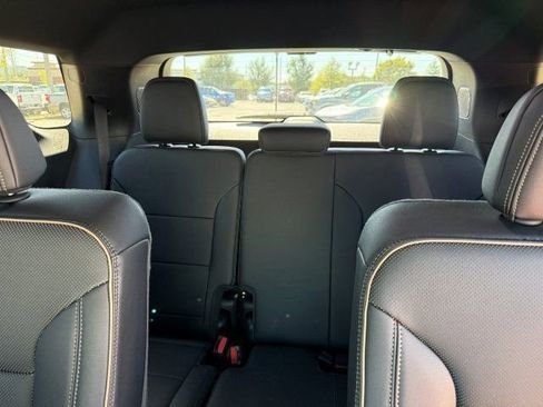 New 2026 Chevrolet Traverse High Country w/ LPO, Floor Liner Package FWD image 17
