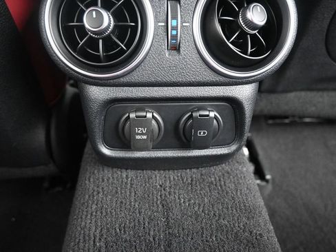 Used 2019 Kia Stinger GT2 AWD/4WD image 14