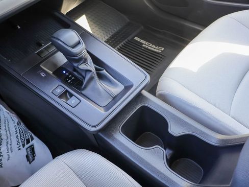 Used 2026 Toyota Corolla Cross L image 15