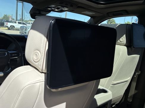 New 2026 GMC Yukon Denali w/ Denali Reserve Package AWD/4WD image 19