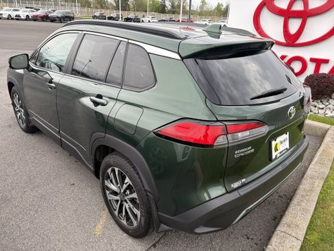 Used 2023 Toyota Corolla Cross XLE w/ Convenience Package AWD/4WD image 6