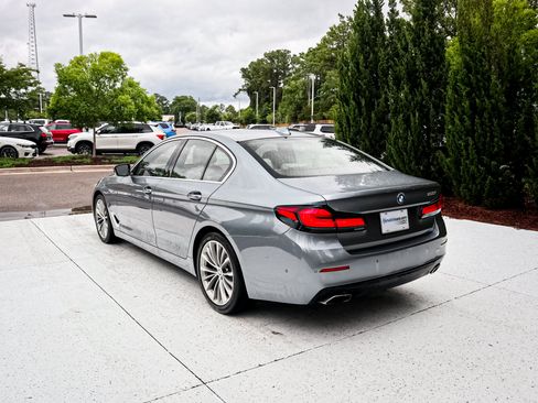 Used 2021 BMW 530i w/ Premium Package RWD image 9