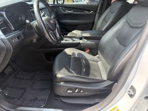 Used 2021 Cadillac XT5 Premium Luxury FWD image 10