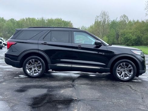 Certified 2025 Ford Explorer Active w/ Active Comfort Package AWD/4WD image 7