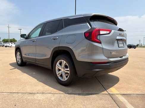 Used 2024 GMC Terrain SLE AWD/4WD image 14