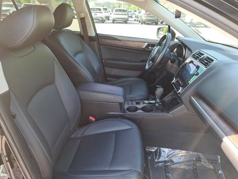 Used 2019 Subaru Outback 3.6R Limited w/ Popular Package #2 AWD/4WD image 10