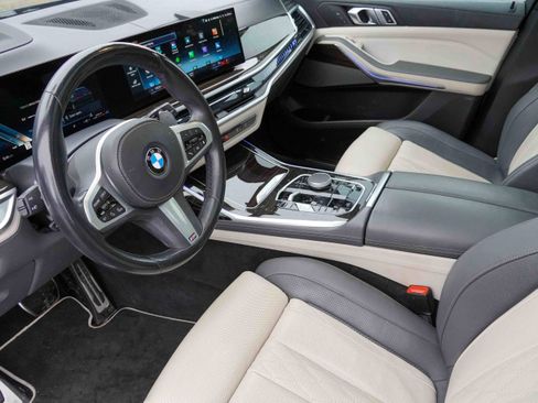 Certified 2023 BMW X7 xDrive40i w/ M Sport Package image 9