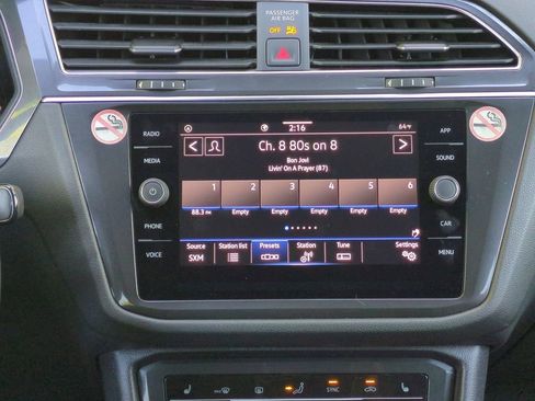 Used 2023 Volkswagen Tiguan SE image 17