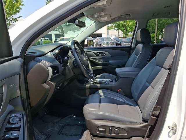 Used 2021 Chevrolet Traverse LT w/ LT Premium Package FWD image 13