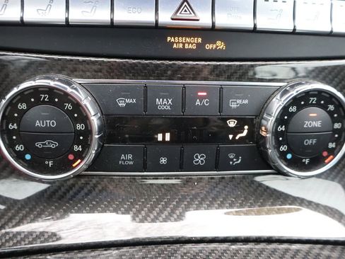 Used 2013 Mercedes-Benz SL 63 AMG image 22