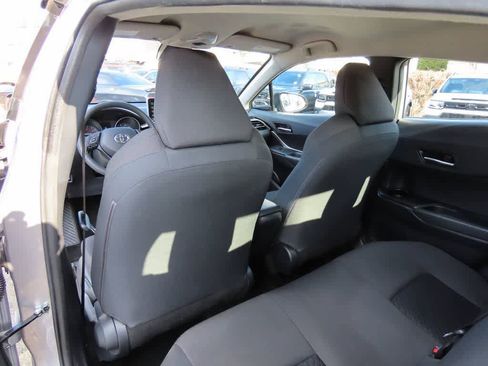 Used 2020 Toyota C-HR LE image 14
