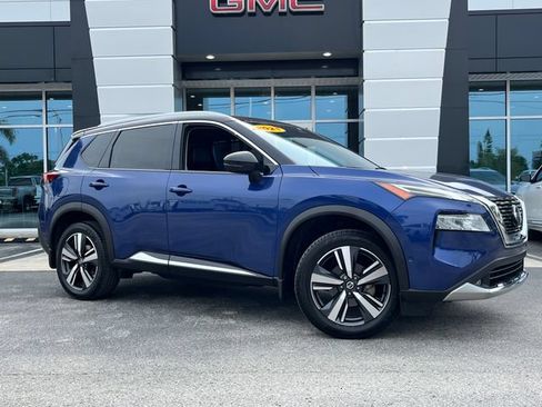 Used 2021 Nissan Rogue Platinum FWD image 3