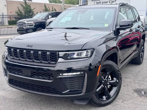 New 2026 Jeep Grand Cherokee Limited w/ Limited Altitude Package AWD/4WD image 3