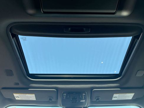 Used 2022 Toyota Sienna Platinum image 23