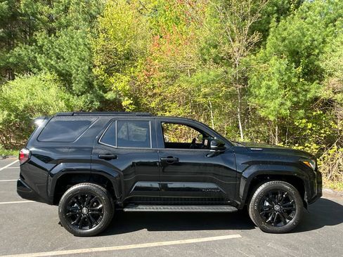 New 2026 Toyota 4Runner 4WD image 6