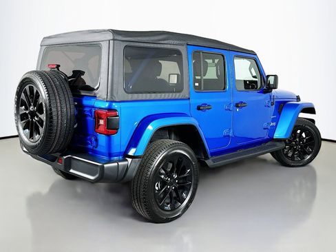 Used 2023 Jeep Wrangler Sahara image 14