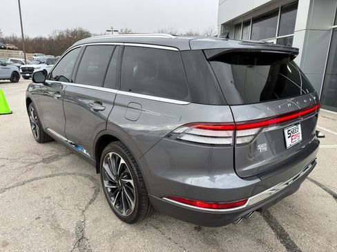 Used 2023 Lincoln Aviator Reserve w/ Equipment Group 201A image 5