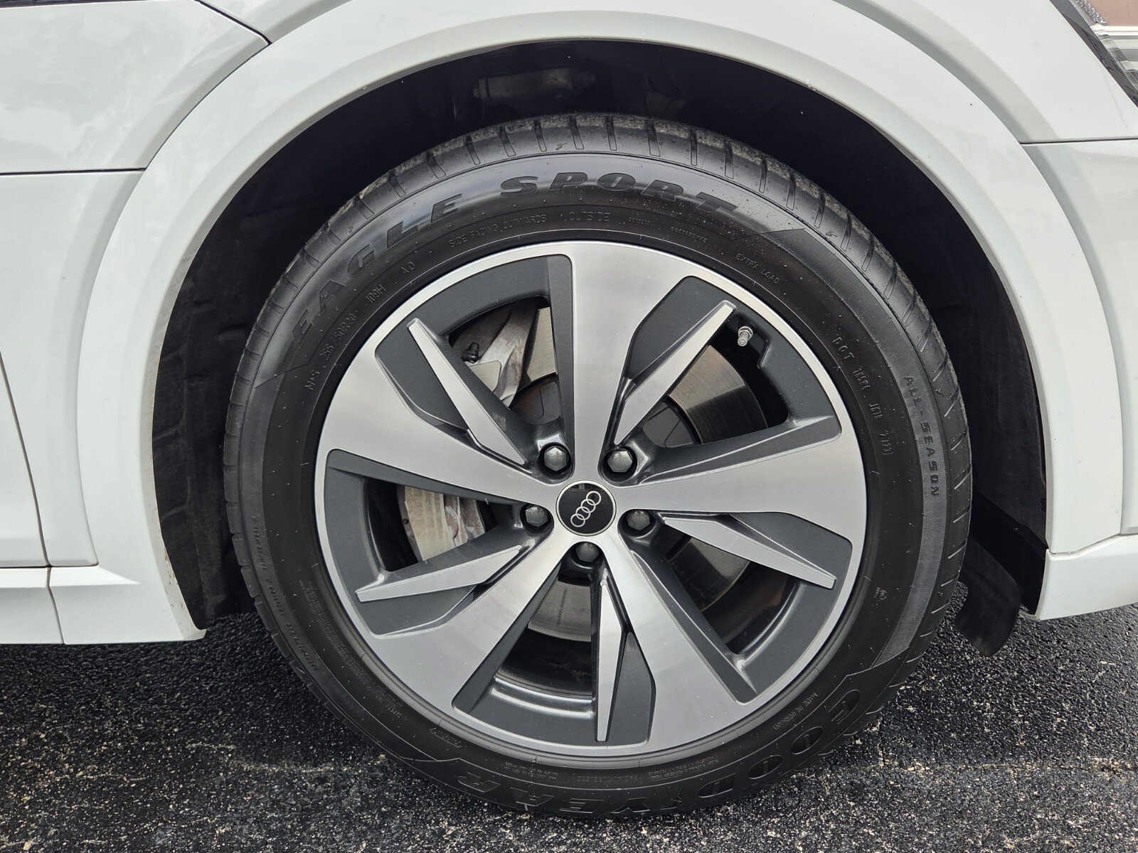 Used 2024 Audi Q8 e-tron Premium Plus AWD/4WD image 9