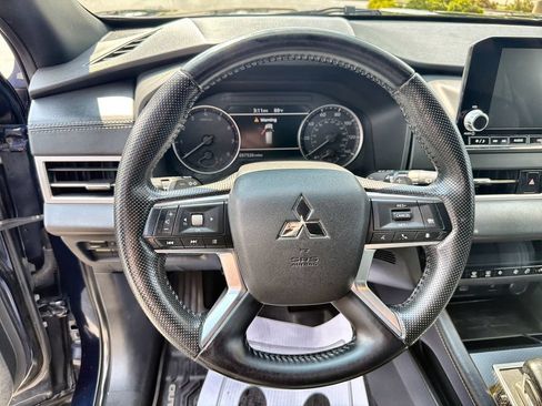 Used 2022 Mitsubishi Outlander SE AWD/4WD image 11