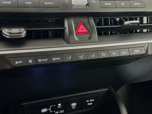 Used 2025 Kia K4 LXS image 23