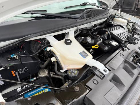 Used 2019 Chevrolet Express 2500 w/ Driver Convenience Package image 41